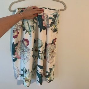 High waisted midi skirt 🌸